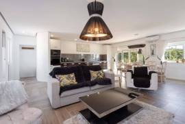 Elegant 6-Bedroom Villa with Heated Pool & Guest Annex | Carvoeiro