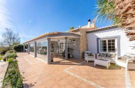 Elegant 6-Bedroom Villa with Heated Pool & Guest Annex | Carvoeiro