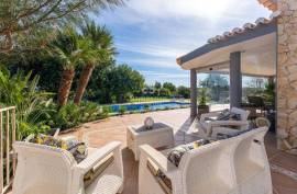 Elegant 6-Bedroom Villa with Heated Pool & Guest Annex | Carvoeiro