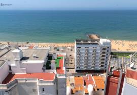 T0 Penthouse with Private Terrace and Stunning 360º View – 100m from Quarteira Beach