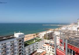 T0 Penthouse with Private Terrace and Stunning 360º View – 100m from Quarteira Beach