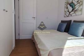 T2 with River view in Lisbon