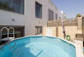 Olhão – contemporary 3-bedroom semi-detached house with pool, rooftop terrace and private parking