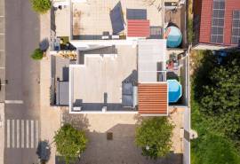 Olhão – contemporary 3-bedroom semi-detached house with pool, rooftop terrace and private parking