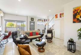 Olhão – contemporary 3-bedroom semi-detached house with pool, rooftop terrace and private parking