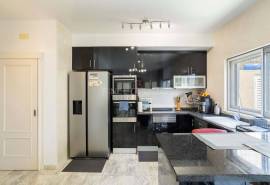 Olhão – contemporary 3-bedroom semi-detached house with pool, rooftop terrace and private parking