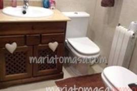Fantastic townhouse with terrace, garage and large living area in a quiet area.