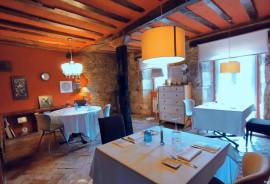 Fully operational restaurant for rent and sale 20km from Vitoria-Gasteiz