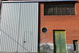 LARGE WAREHOUSE WITH OVERHEAD CRANE IN SANTURTZI, BIZKAIA