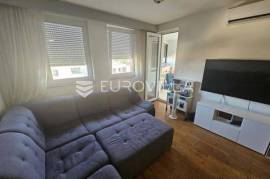 Osijek, Retfala – Two-Room Apartment (49 m²) with Parking