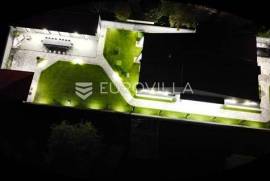 Unique newly built luxury property
