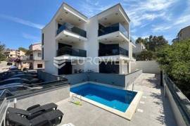 Hvar, Vrbovska, two-bedroom apartment in a new building