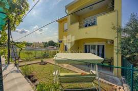 Novigrad area, two apartments 300m from the sea!