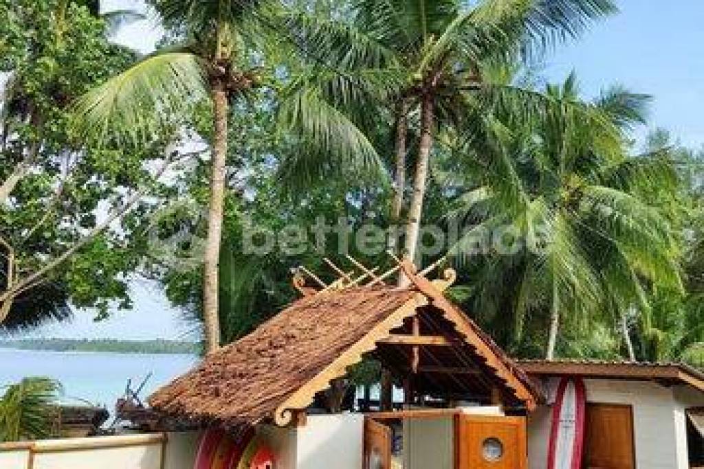 Beachfront Villa for Sale in Mentawai Islands – Ideal for Surf, Sunsets, and Seaside Living