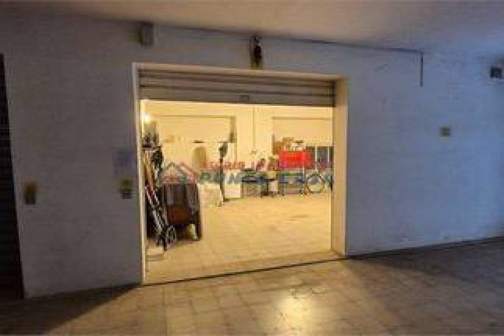 VIA GANCI – Garage singolo al piano seminterrato