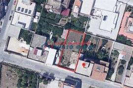 VILLA ROSINA – Terreno edificabile di 450 mq ca. con indice di edificabilità 2,5 mc/mq. Recintato.
