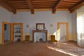 Authentic features Palazzo, San Gimignano – Tuscany