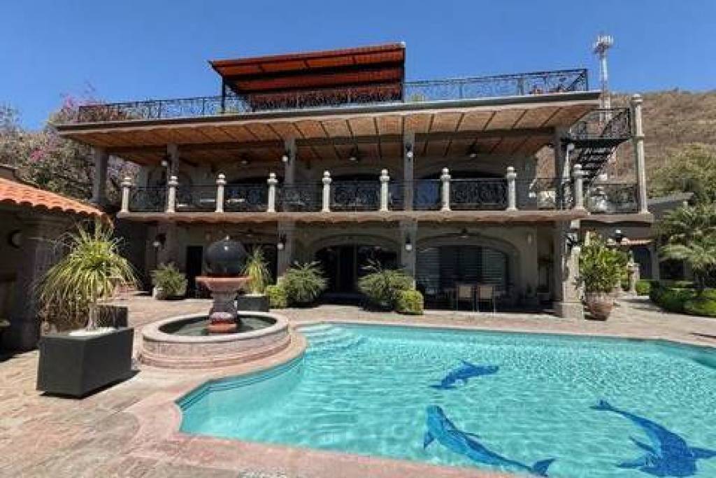 Luxury 4 Bed Lake View Villa For Sale In Ajijic
