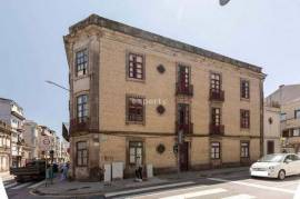 Building for Rehabilitation in Downtown Porto – ARU Zone