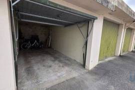 Parque de Estacionamento / Garagem / Box em Válega de 18,00 m²