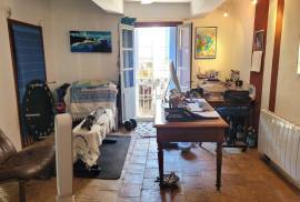 Charming Old Winegrower's House With 170 M2 Living Space And A 225 M2 Garden.