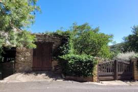 Charming Old Winegrower's House With 170 M2 Living Space And A 225 M2 Garden.