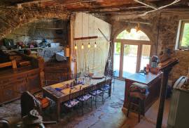 Charming Old Winegrower's House With 170 M2 Living Space And A 225 M2 Garden.
