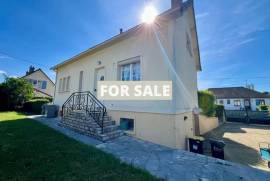 Detached House with Garden