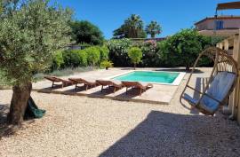 Immaculate Villa with Independent GUest Gite and Pool