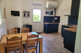 Immaculate Villa with Independent GUest Gite and Pool