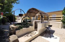 Immaculate Villa with Independent GUest Gite and Pool