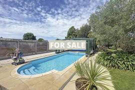 Superb House with Swimming Pool