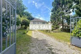 Coastal House in Great Location