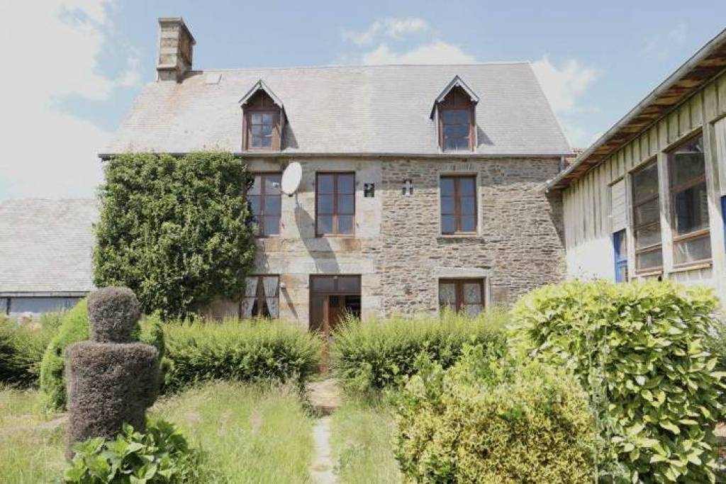 Detached House with Huge Outbuilding as Workshop