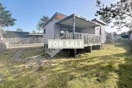 Holiday Cottage in Residential Park by the Coast