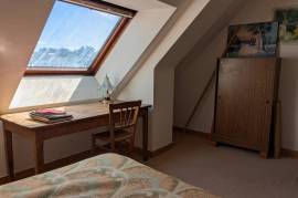 Detached House with Garden Detached House with Garden