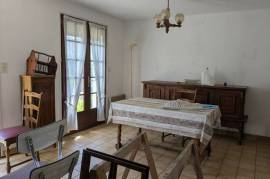 Detached House with Garden Detached House with Garden