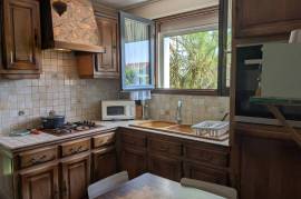 Detached House with Garden Detached House with Garden