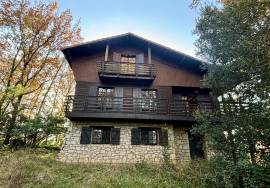 Fantastic Detached Chalet in Mature Grounds