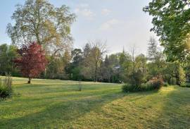 Manor House with Swimming Pool in Parkland Gardens