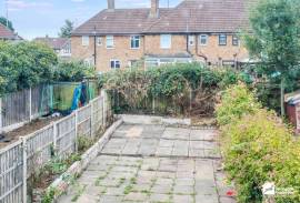 2 bedroom, Terraced House for sale