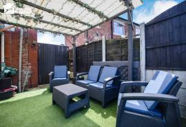 3 bedroom, Semi-detached house for sale 3 bedroom, Semi-detached house for sale