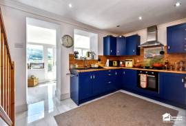 3 bedroom, Terraced House for sale