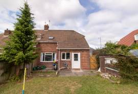 3 bedroom, Semi-detached bungalow for sale