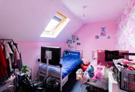 3 bedroom, Semi-detached bungalow for sale