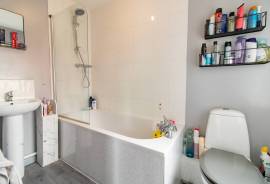 3 bedroom, Semi-detached bungalow for sale
