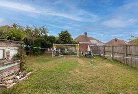 3 bedroom, Semi-detached bungalow for sale