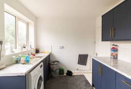 3 bedroom, Semi-detached bungalow for sale