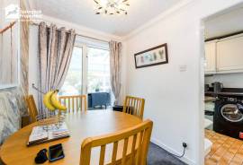 3 bedroom, Detached house for sale