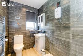 3 bedroom, Detached house for sale